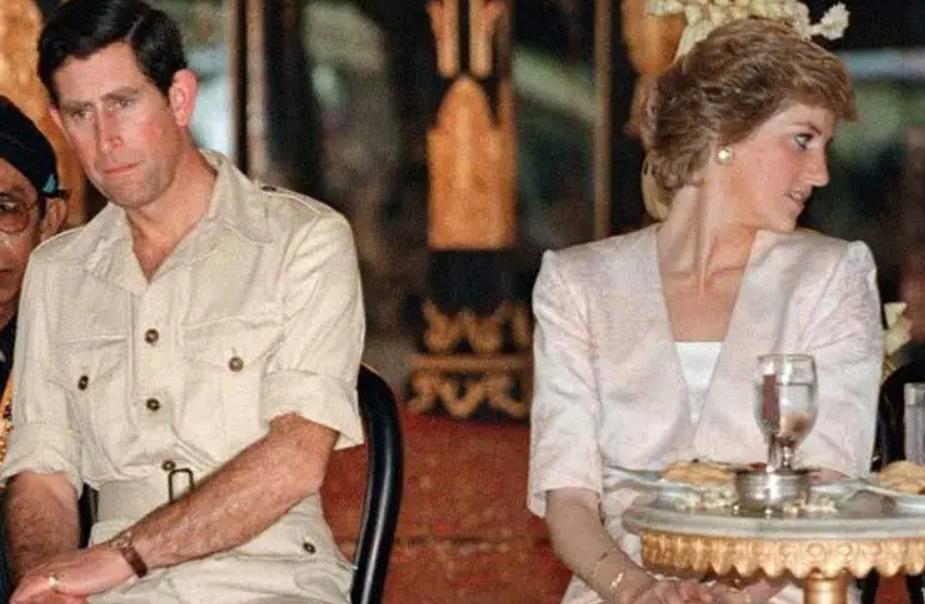 1997年,埃及富商之子和戴安娜在海滩热情拥吻,俩人一起魂断巴黎(图2) 戴安娜和多迪 丽兹酒店 1997年车祸_戴安娜和多迪怎么认识