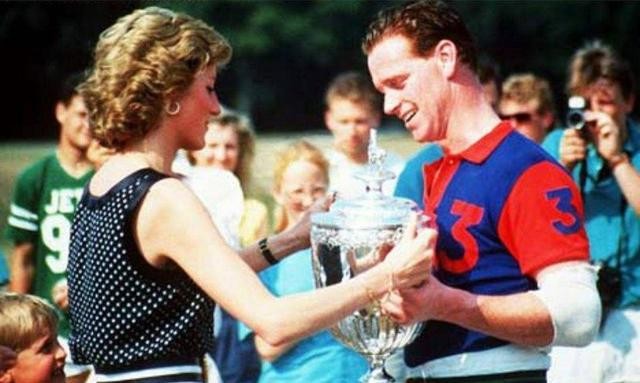 离婚后的戴安娜王妃,成为富豪圈里争抢的猎物,都想和她春风一度(图3) 戴安娜和多迪怎么认识_戴安娜王妃与富豪关系_戴安娜王妃身份标签