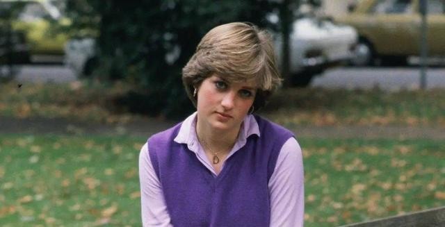 离婚后的戴安娜王妃,成为富豪圈里争抢的猎物,都想和她春风一度(图5) 戴安娜和多迪怎么认识_戴安娜王妃身份标签_戴安娜王妃与富豪关系