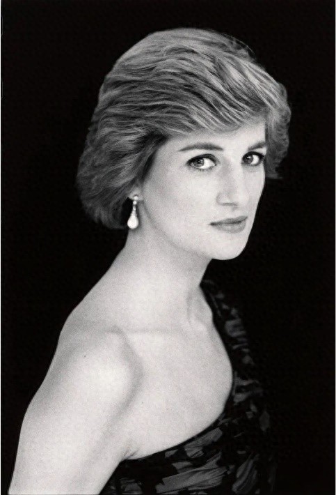 戴安娜最爱的情人：1997年巴黎丧命那一晚，他疯了一样打电话找她