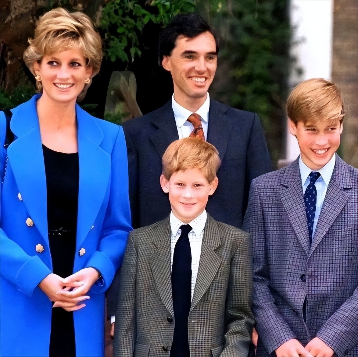 戴安娜最爱的情人:1997年巴黎丧命那一晚,他疯了一样打电话找她(图19) 戴安娜和多迪怎么认识_戴安娜自省与悲剧_戴安娜与科汉的爱情故事