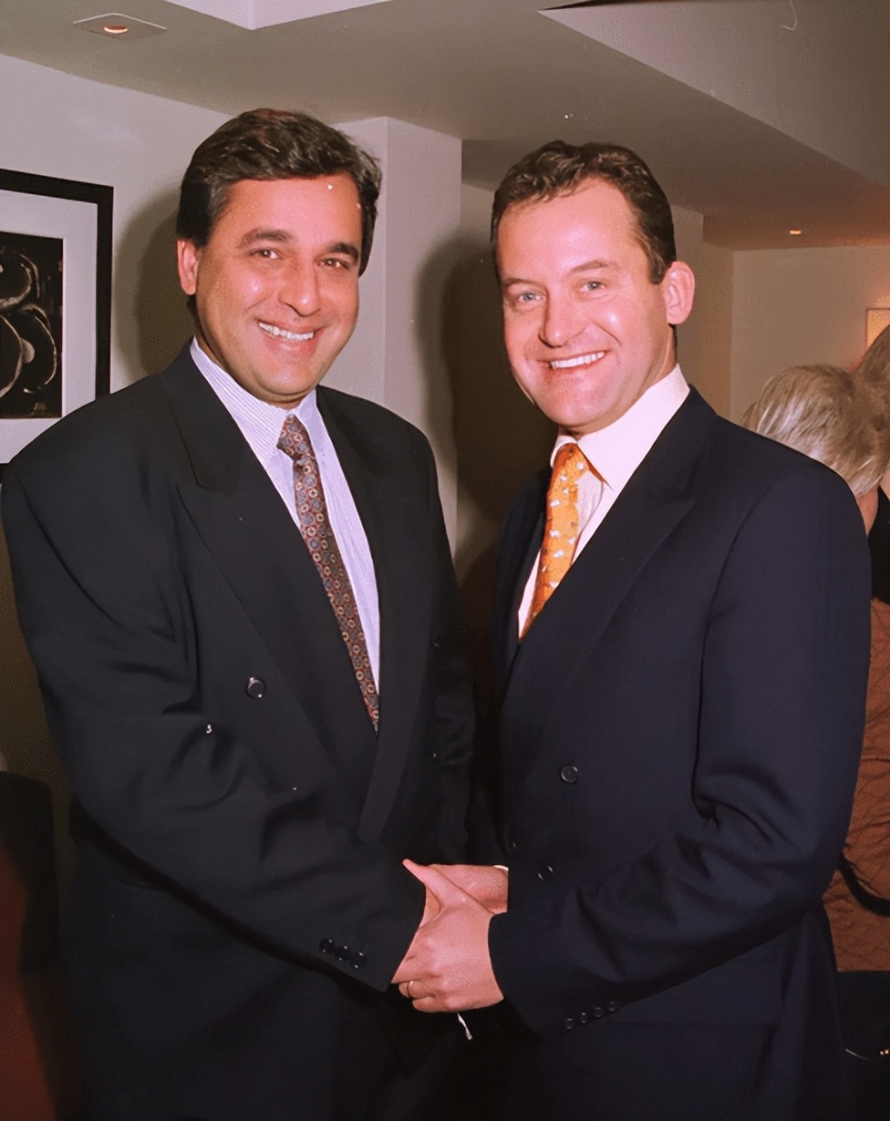 戴安娜最爱的情人:1997年巴黎丧命那一晚,他疯了一样打电话找她(图3) 戴安娜自省与悲剧_戴安娜和多迪怎么认识_戴安娜与科汉的爱情故事