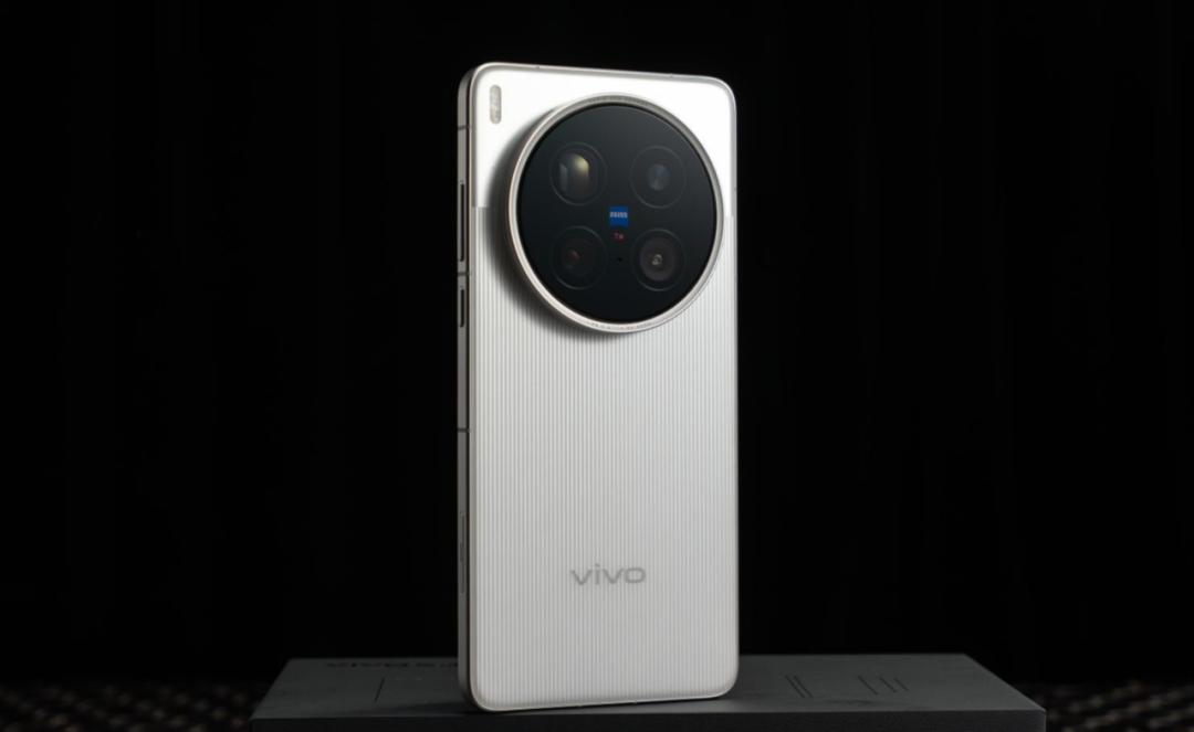 2025,超大杯影像旗舰杀疯了(图25) 2025最好的长焦数码相机_影像赛道差异化_超大杯旗舰