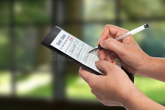 开车违章后多久能在网上查到呢?(图3) 网上怎么查车辆违章记录_现场罚单贴条区别_查违章时间规律