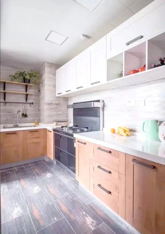 橱柜拉手设计完全揭秘:实用与美感兼备(图9) 橱柜拉手选择_暗拉手橱柜设计_橱柜拉手设计