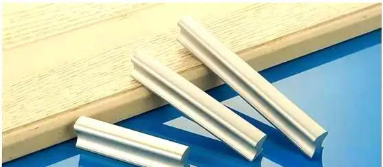 如何精选优质衣柜拉手:材质、风格与实用技巧全解析(图5) 衣柜拉手选择技巧_优质拉手品牌推荐_橱柜拉手选择