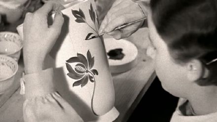 “英国传统陶瓷之父”:乔舒亚·韦奇伍德(图4) 骨瓷装饰盘_韦奇伍德 陶瓷历史 红色陶土