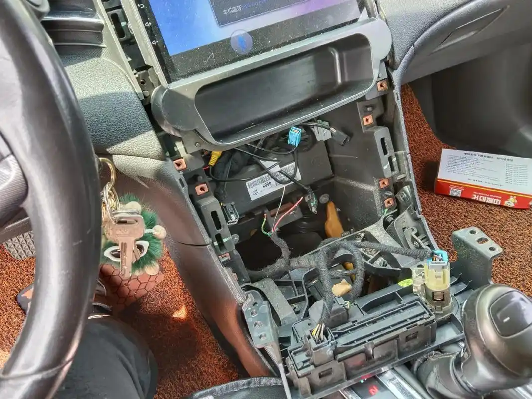 广西同事高速遇空调故障,深入维修解决难题(图8) a3自动空调修理_手动与自动空调差异_空调故障原因分析