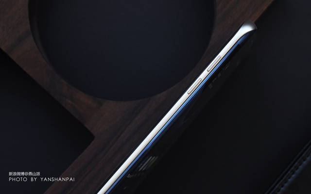 S7 edge双曲面屏细节处理_s7 edge屏幕贴合技术_三星Galaxy S7 edge曲面屏设计