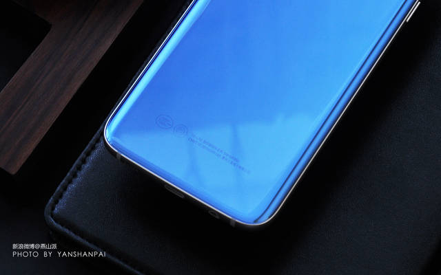 S7 edge双曲面屏细节处理_三星Galaxy S7 edge曲面屏设计_s7 edge屏幕贴合技术
