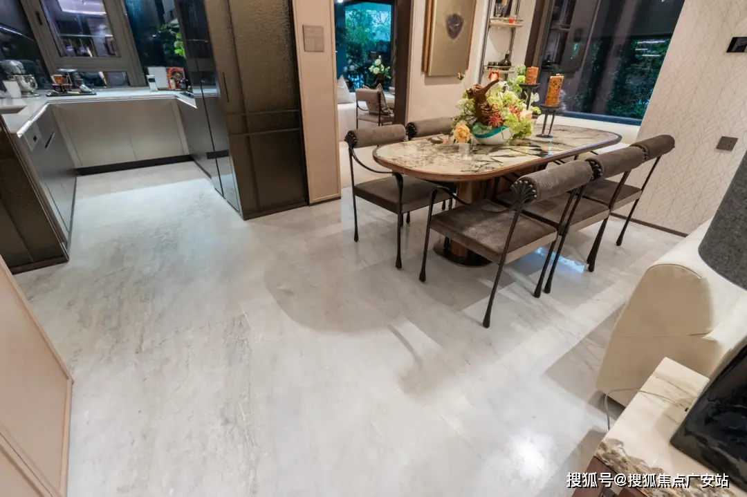 装饰床头背景墙_床头装饰背景墙图片_床头背景墙装修效床头