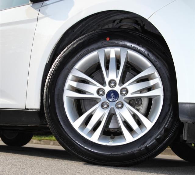 轮胎型号都包含什么意思,对你选车有什么帮助?(图2) 汽车轮胎参数详解_215和255轮胎对比选择_轮胎规格参数解读