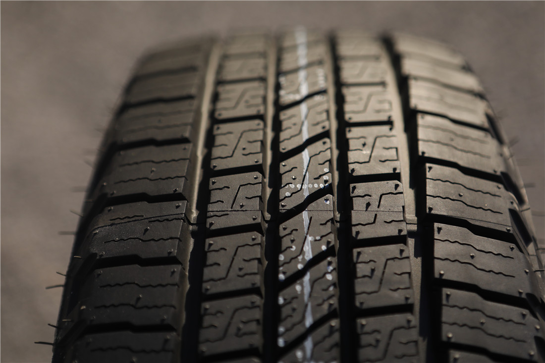 轮胎型号都包含什么意思,对你选车有什么帮助?(图4) 轮胎规格参数解读_汽车轮胎参数详解_215和255轮胎对比选择