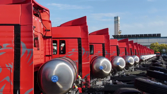 汕德卡G7经典版燃气牵引车_中国重汽天然气重卡_汕德卡汽车牵引车