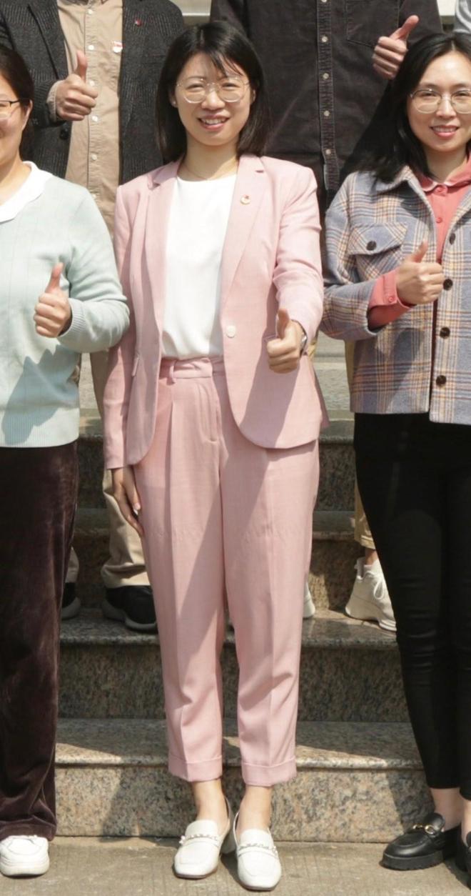 “车震门”后续:光屁股狂奔的卓处长被撤职,女老师被赶出家门(图4) 广东交通职业技术学院车震门事件_令谷 车震门事件_四川大学女硕士诬陷大叔偷拍事件