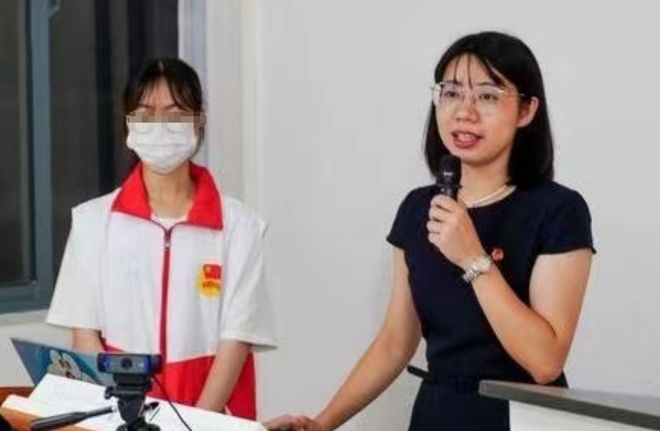 “车震门”后续:光屁股狂奔的卓处长被撤职,女老师被赶出家门(图8) 四川大学女硕士诬陷大叔偷拍事件_广东交通职业技术学院车震门事件_令谷 车震门事件