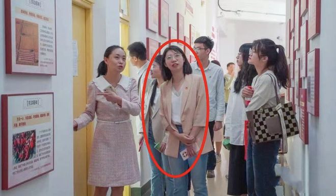 “车震门”后续:光屁股狂奔的卓处长被撤职,女老师被赶出家门(图9) 广东交通职业技术学院车震门事件_四川大学女硕士诬陷大叔偷拍事件_令谷 车震门事件