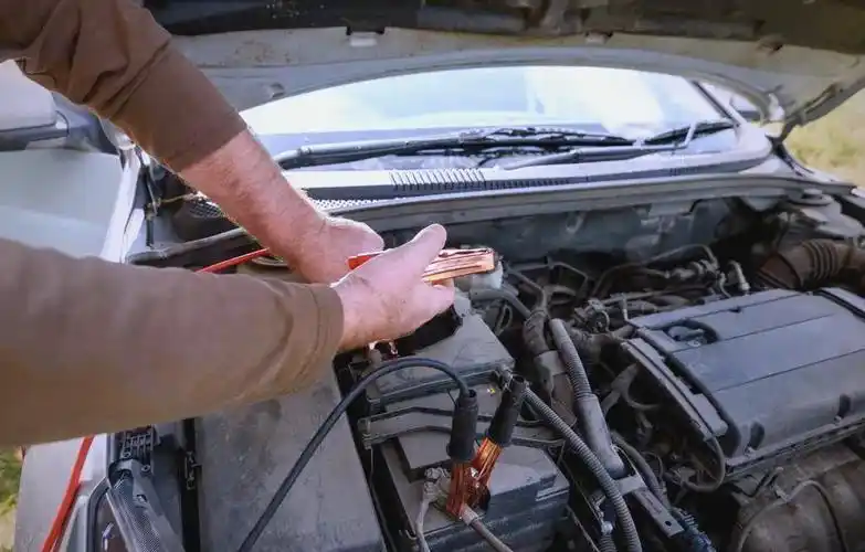 汽车蓄电池日常与季节性保养全攻略(图3) 汽车蓄电池保养技巧_汽车蓄电池日常保养维护_蓄电池的维修保养