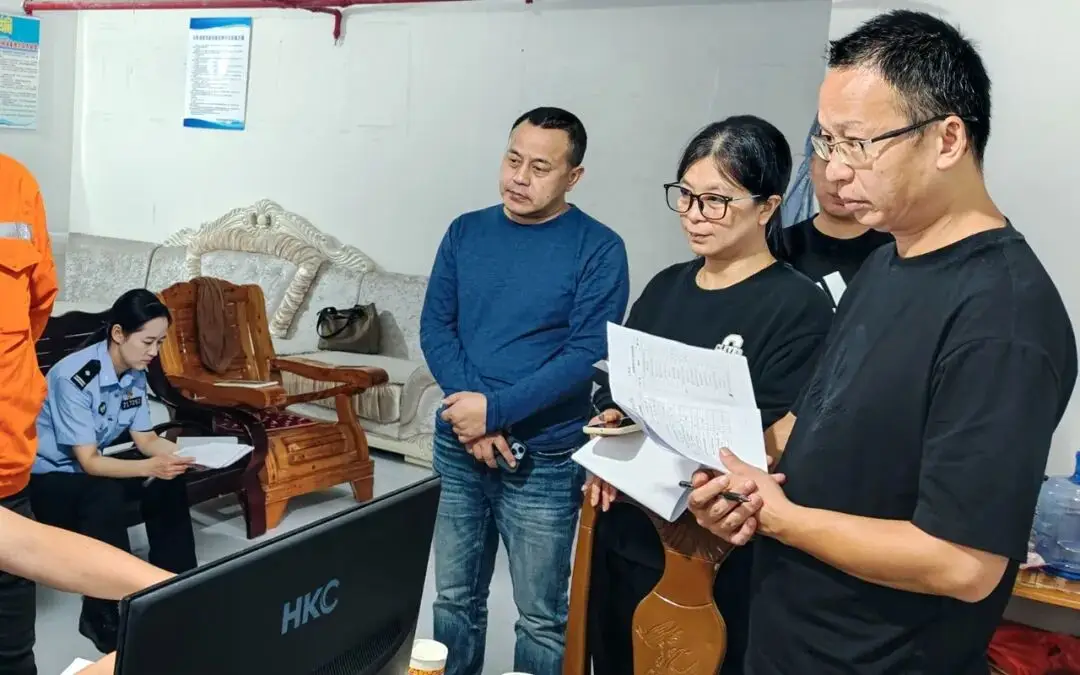 落实政府第127次常务会要求——忠县住房城乡建委联合消防、公安派出所等督促同生物业履行橘城首座小区“1·8”较大火灾整改责任!(图2) 忠县橘城首座小区消防隐患整改_忠县住房城乡建委消防检查_重庆消防维保