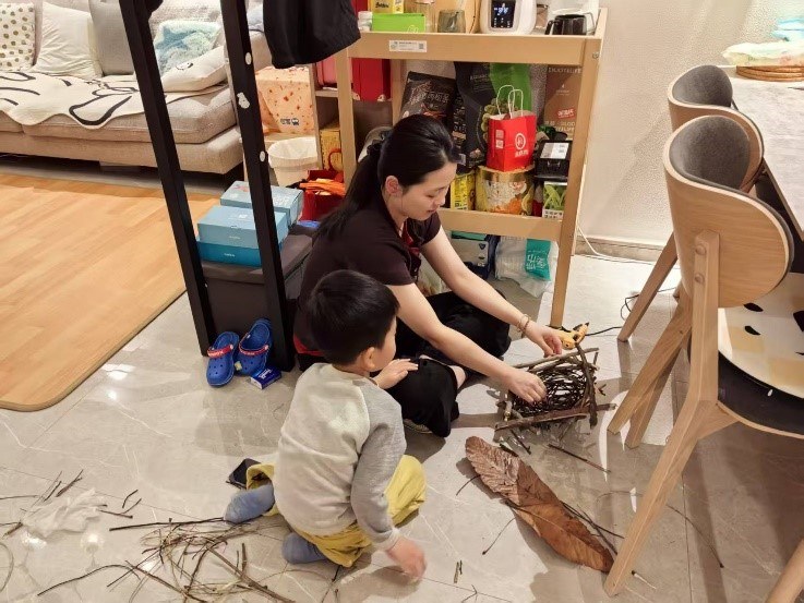 手工作业太“费妈”!母子纯手工搭建鸟窝 惊艳了幼儿园家长们(图2) 手工鸟窝制作过程分享_手工装饰_幼儿园手工作业家长压力大