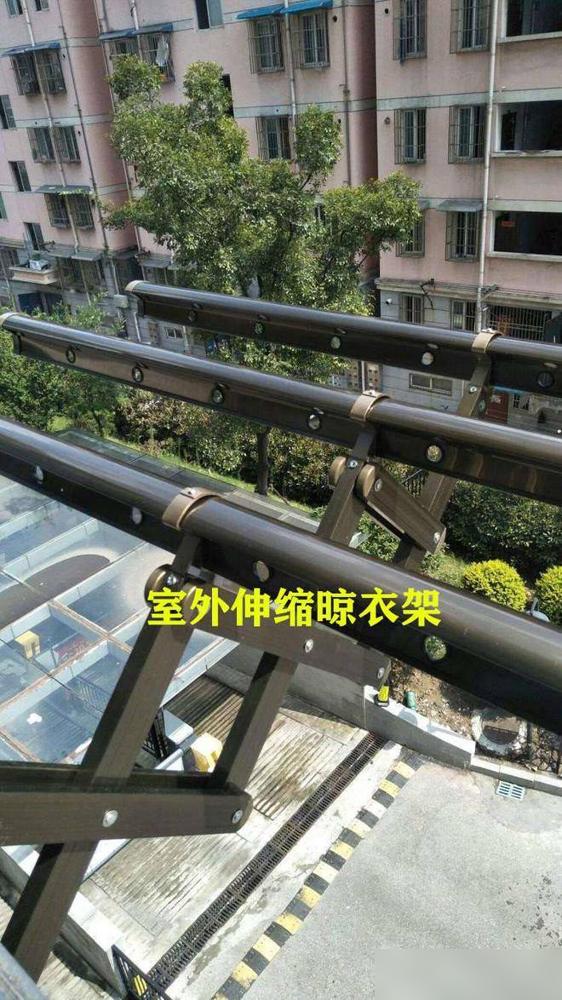 阳台木花架_楼上养花影响楼下生活怎么办_高层阳台外花架安全风险