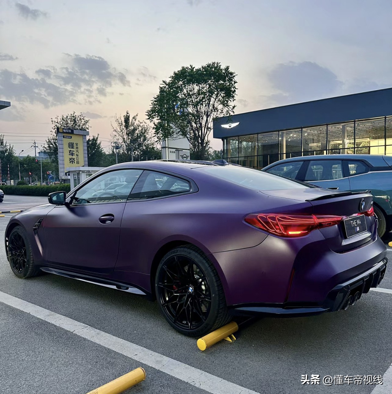 新车 | 售89.39万元起/前后灯组更新,2024款宝马M4硬顶轿跑实车(图2) 2024款宝马M4敞篷轿跑车价格对比_汽车点评网北京宝马m4降价40万元_2024款宝马M4双门轿跑车配置参数