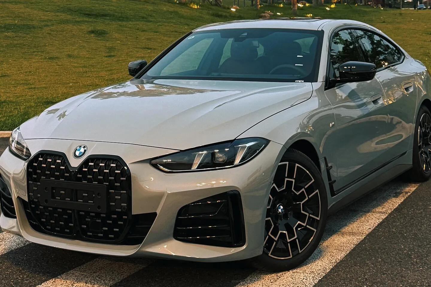 从加价5万到降10万!进口宝马4系跌破40万,这才是真·宝马精髓?(图3) 宝马4系运动性能_宝马4系优惠价格_汽车点评网北京宝马m4降价40万元