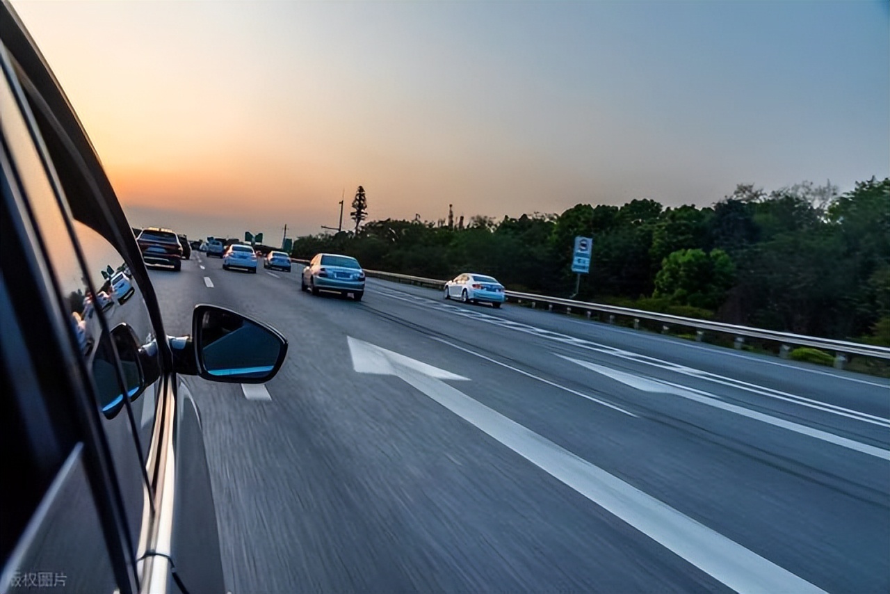 《汽车时代:从燃油到智能电动的跨越之旅》(续篇之四)(图4) 汽车基本知识入门_我的汽车生活日记续篇四_汽车时代燃油到智能电动跨越之旅