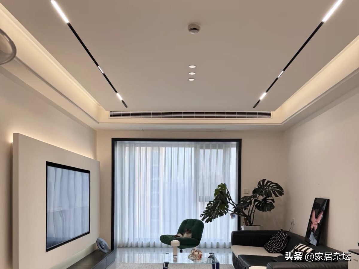 还得是年轻人脑子活:换个思路装修,家居痛点立即被解决,还省钱(图21) 隐形晾衣架装修_解决家居痛点的装修设计_厨房门装修效果图小户