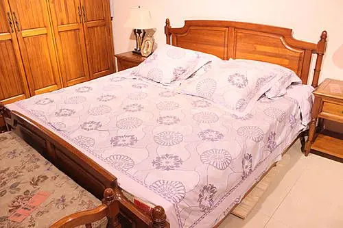 导购：特价热卖周康弗尔实木卧房家具四款荐