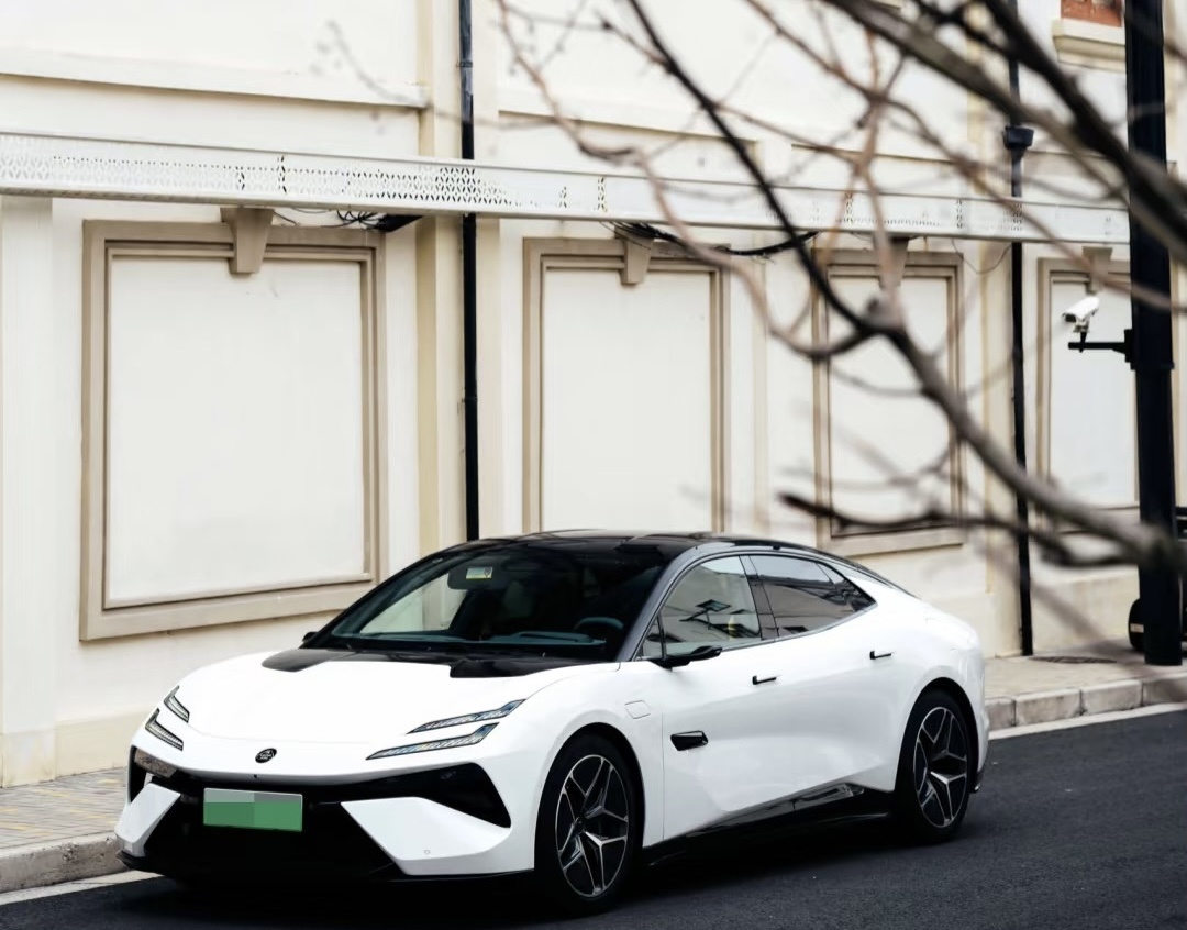 52万起的莲花跑车,让超跑梦想照进现实(图2) 微信图片_20250221161750