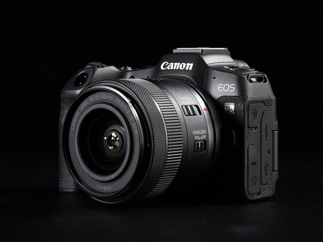 佳能EOS R8套机（24-50mm）热销中！南京零阻力数码9399元限时优惠，支持国补以旧换新！