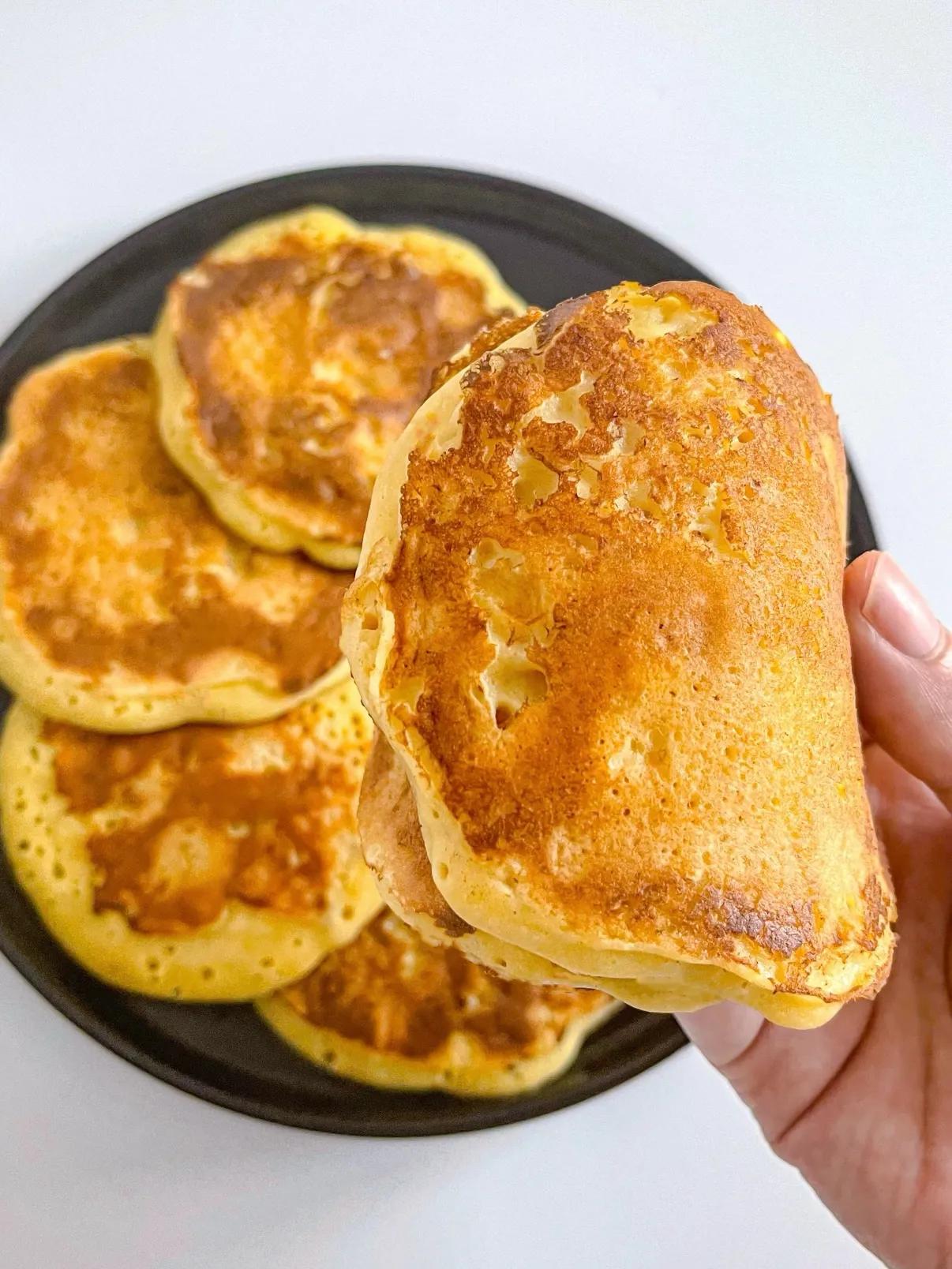 香蕉鸡蛋饼配方_香蕉牛奶饼窍门_5分钟快手早餐食谱