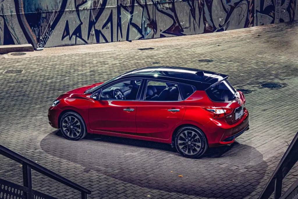 颜值高、空间大又省油的两厢车推荐,适合女士代步使用(图6) 油耗最低的两厢车_东风日产骐达 车身尺寸 乘坐空间_东风日产骐达 两厢车 时尚外观设计