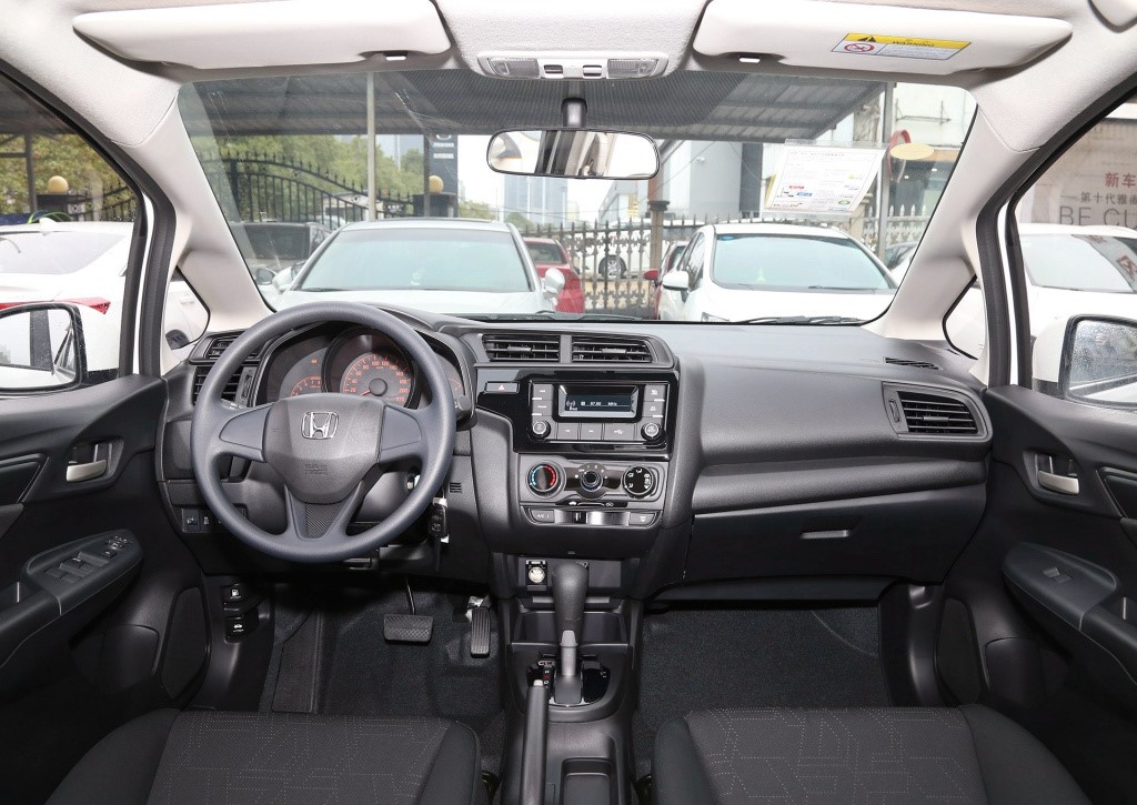 家用两厢车中的首选,油耗仅5.3L,质量好到没人黑(图3) 飞度销量分析_家用两厢车口碑推荐_油耗最低的两厢车