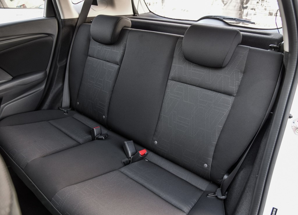 家用两厢车中的首选,油耗仅5.3L,质量好到没人黑(图4) 飞度销量分析_家用两厢车口碑推荐_油耗最低的两厢车