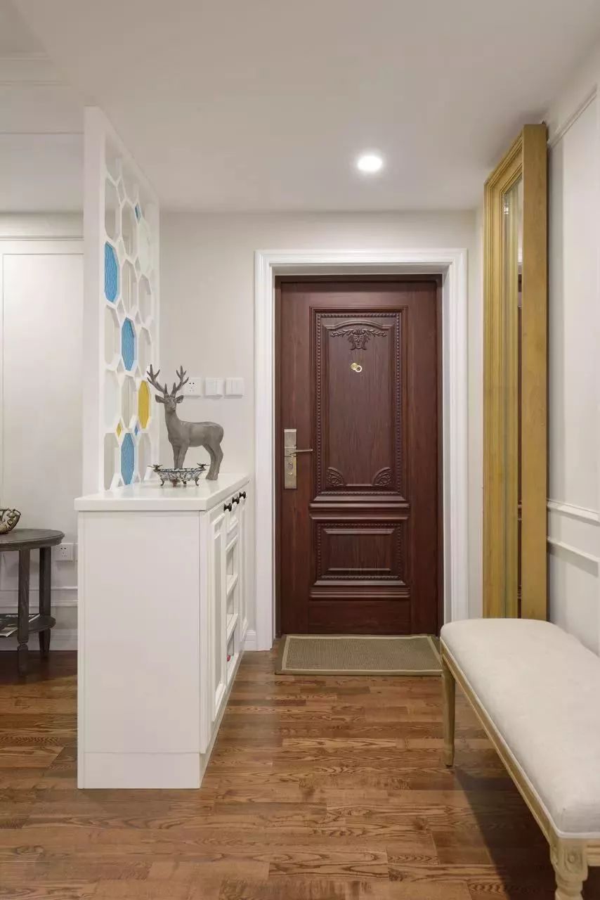 室内门选择搭配方案_更换卫生间门玻璃_入户大门选购技巧