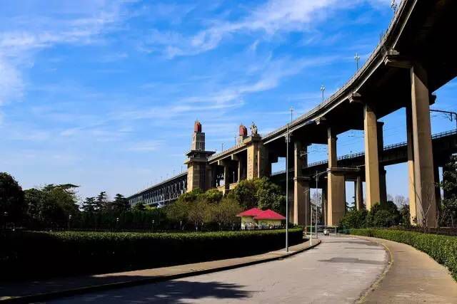 南京长江大桥28日晚已正式封闭(图9) 南京长江大桥封闭交通_南京大桥封闭 自行车_扬子江隧道限行调整