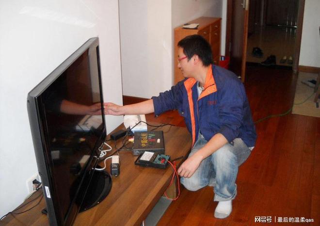 长沙燃气灶热水器冰箱洗衣机维修上门电话，长沙空调维修移机安装