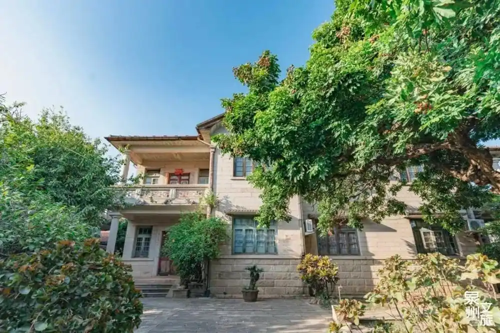 泉州彩色墙_个性墙面涂鸦图片大全_泉州红砖墙颜色