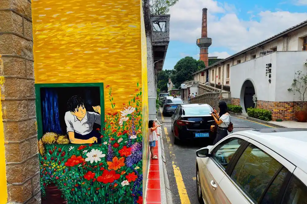 泉州红砖墙颜色_个性墙面涂鸦图片大全_泉州彩色墙