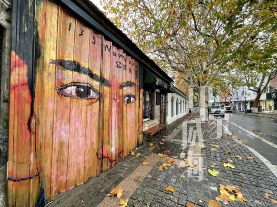 个性墙面涂鸦图片大全_威海彩绘街道_新威附路艺术街区