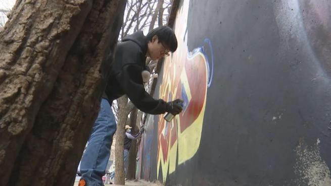 个性墙面涂鸦图片大全_山东电影洗印厂涂鸦墙_街头涂鸦爱好者聚集地