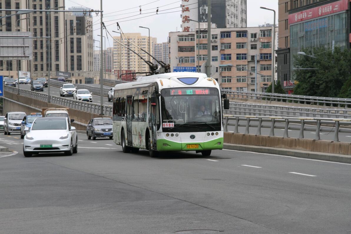 官地矿BD562电车历史_太原BD562无轨电车_562电车