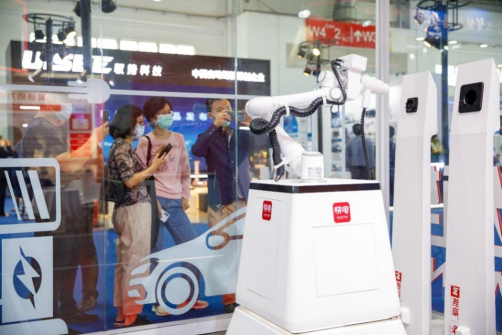 能链亮相2021世界智能网联汽车大会,展现智慧能源新生态(图3) 北京移动充电车_2021世界智能网联汽车大会 能链 快电移动充电车