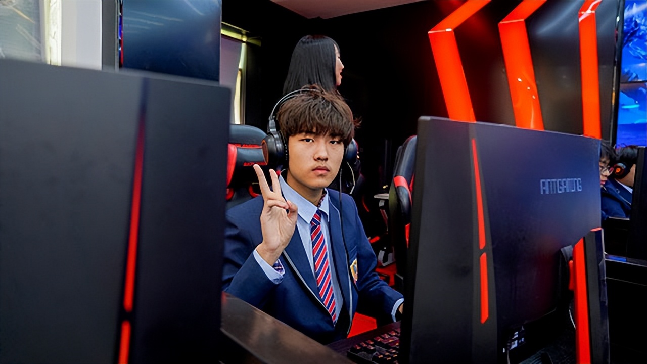 电竞学校招生要求_徐州新华电脑学校学费_电子竞技专业学费