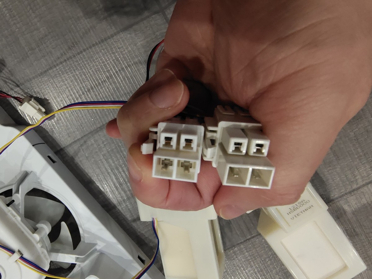 自己动手维修风冷冰箱冷藏区温度过低的问题及分析(图12) 风冷冰箱冷冻区结霜维修_松下冰箱维修电话_美的冰箱冷藏温度过低