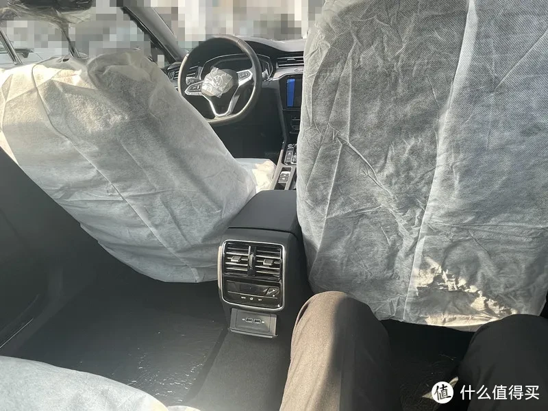 大众迈腾:取消后备箱“一脚踢”,春节前优惠2.3万(图2) 能否更换蓝驱版迈腾后备箱_迈腾购车用户画像_迈腾销量配置颜色