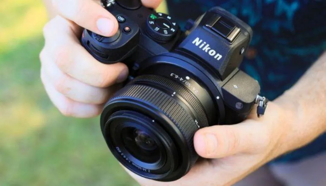 佳能RF卡口破解了?当前最受欢迎的镜头是谁?(图4) 佳能最新镜头_P&E器材大展 适马 腾龙 蔡司 RF卡口破解 佳能原厂镜头涨价 腾龙适马逆向开发 永诺35mm F1.8 佳能RF85