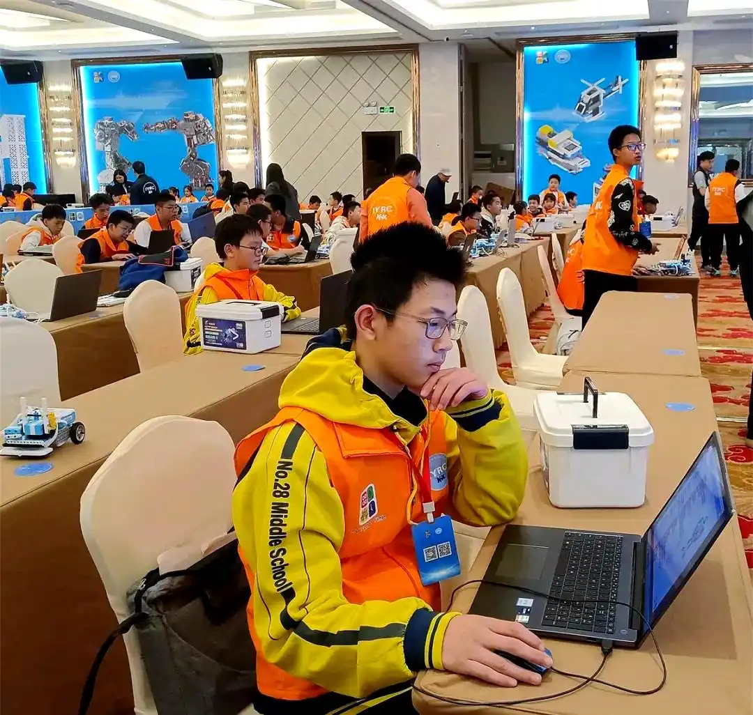 江西南昌市二十八中学子在IYRC竞赛中获佳绩(图5) 第十二届IYRC青少年数字创意机器人国际邀请赛_第二十八届全国青少年科技创新大赛获奖作品集_南昌市第二十八中学未来者科创社团